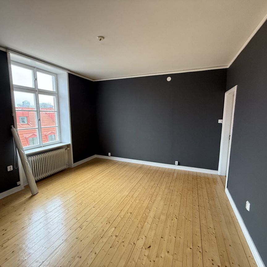 Lilla Kyrkogatan 20 – 5 rok (lgh 1301) - Foto 1