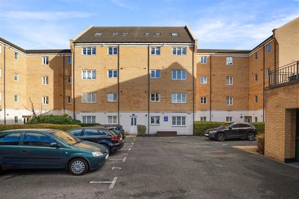 Flat To Let - Photo 1