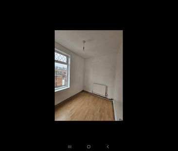 Room in a Shared House, Mortlake Road, S5 - Photo 6