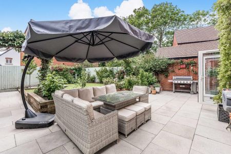 4 bedroom detached house to rent - Photo 2