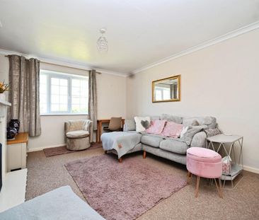 1 bedroom Flat To Let - Photo 2