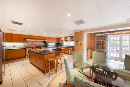 8 bedroom detached house to rent - Photo 2