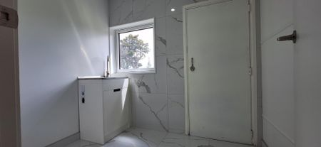 Spacious Family Home in Blockhouse Bay - Photo 2