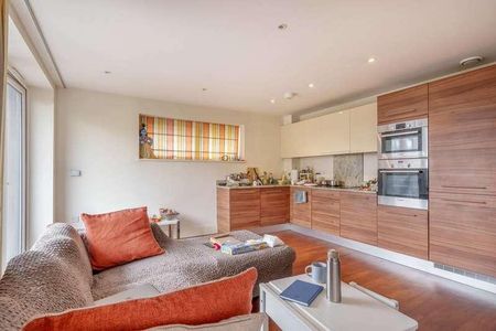 Attlee Court, Stanmore, HA7 - Photo 4