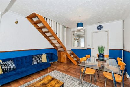 2 bedroom terraced house to rent - Photo 4