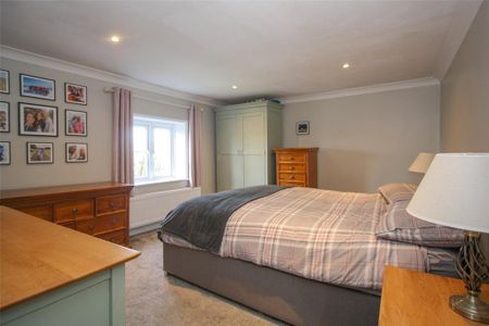 3 bedroom detached house to rent - Photo 4