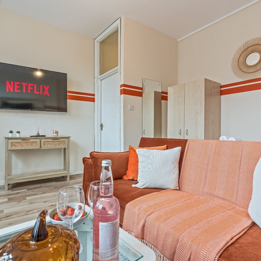 3 Bed Flat, Filmer Road, SW6 - Photo 1