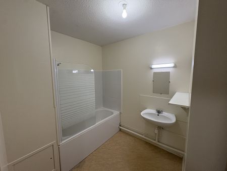 Location Appartement 2 pièces 55m² AGEN 47000 - Photo 4