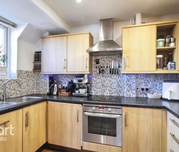 2 bedroom block of apartments to rent - Photo 5