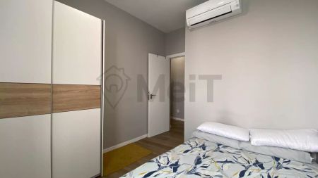 Room in a shared 6-bedroom apartment for rent in Sol - Photo 5