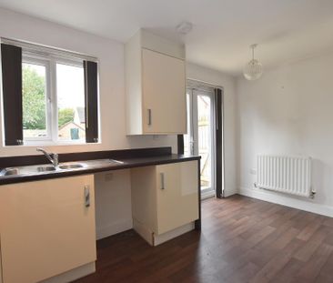 3 bedroom semi-detached house to rent - Photo 5