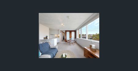 FANTASTIC ONE BEDROOM APARTMENT IN A SOUGHT AFTER LOCATION - Photo 2