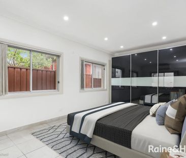 SPACIOUS & COMFORTABLE LIVING IN A CONVENIENT LOCATION! - Photo 2