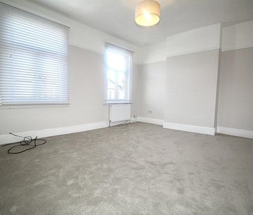 3 Bedroom House - Terraced To Let - Photo 3