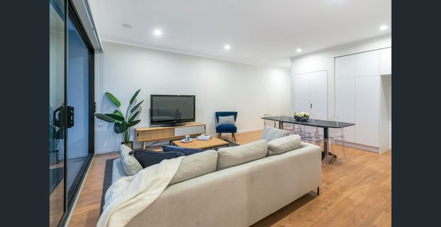 North facing 2 bedroom apartment - Break lease - Photo 1