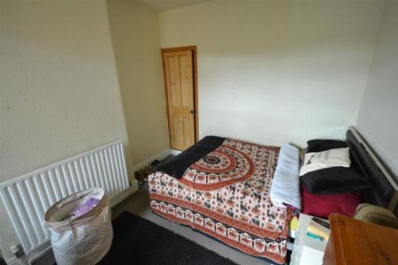 4 bedroom terraced house to rent - Photo 3