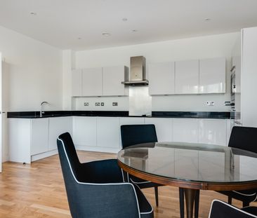3 Bed Flat, Leven Road, E14 - Photo 6