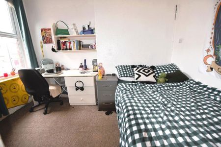 8 bedroom house to rent - Photo 4