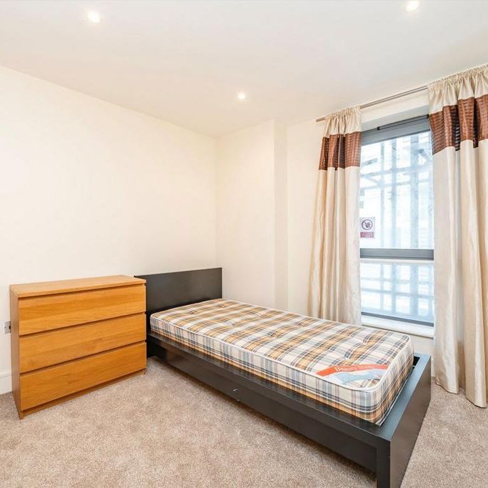 3 bedroom flat to rent - Photo 1
