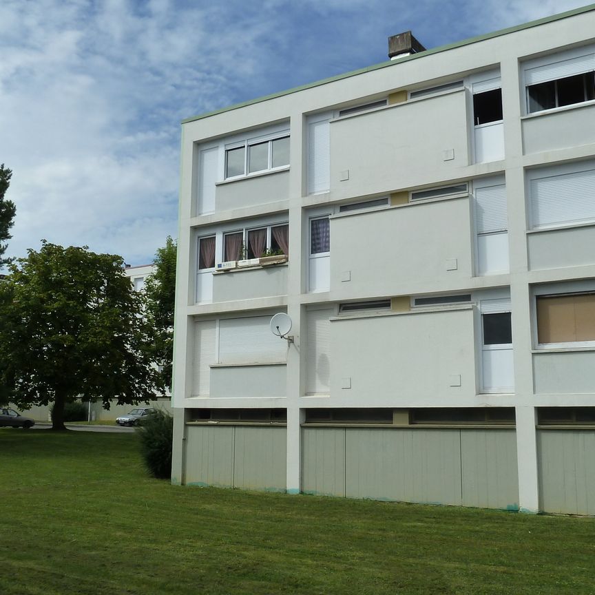 Location - Appartement T2 - 37 m² - Grand-Charmont - Photo 2