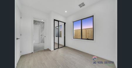 BRAND NEW HOME WITH DOUBLE MASTER BEDROOMS | 10 FEET CEILING HEIGHT | TWO KITCHENS - Photo 4