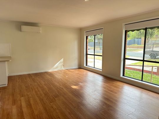 1/4 Barney Street North Bendigo VIC - Photo 1