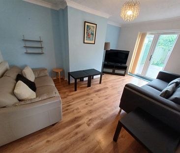 North Road, Cardiff - Photo 1