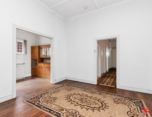 A CLASSIC HOME IN FANTASTIC LOCATION - Photo 1