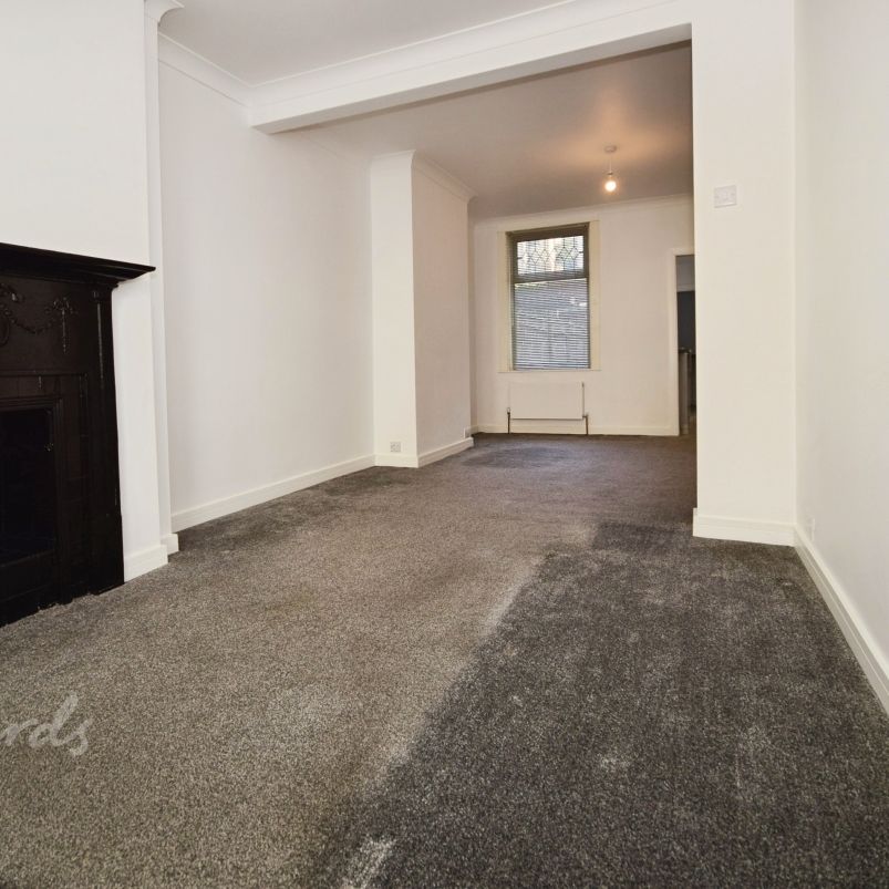 2 bedroom end of terrace house to rent - Photo 1
