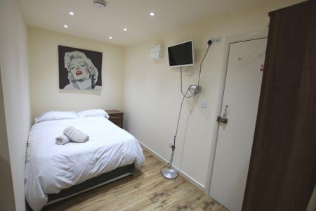 Studio to rent - Photo 3