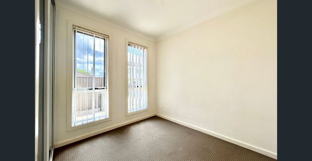 Private and peaceful three-bedroom granny flat in a highly convenient setting - Photo 1