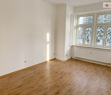 Charmante 3-Raum-Wohnung in einer sanierten Jugendstil-Villa - best... - Foto 1