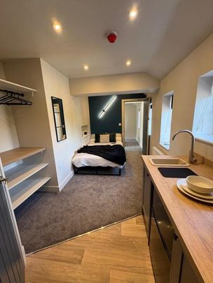 6 bedroom house to rent - Photo 1