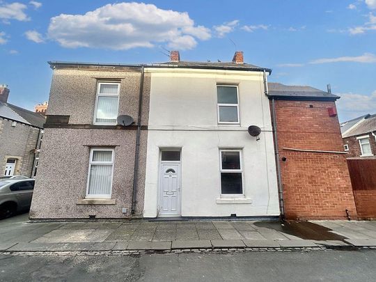 2 bed terraced house to rent in NE24 - Photo 1