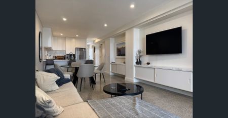 PARTLY FURNISHED LUXURY APARTMENT AT A PRIME LOCATION - Photo 5