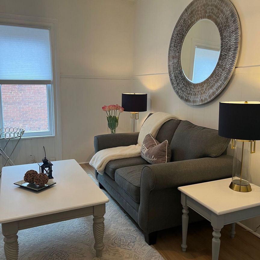 For Lease - 4-6 ONTARIO Street Unit# 2, Grimsby, Ontario - Photo 1