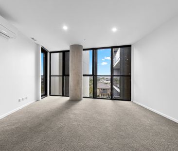 1-Bedroom apartment with rooftop pool and stunning views in Gungahlin - Photo 1