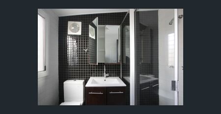 Unfurnished 2 bedroom house - Photo 3