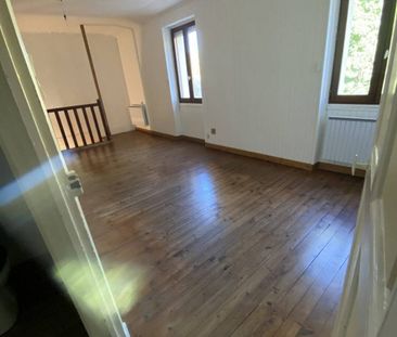 Location maison ancienne 4 pièces 62 m² à Crest (26400) - Photo 2