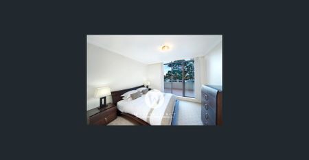 In transition? We offer fine furnished stays from 3 months + - Photo 3
