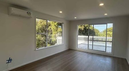 Newly renovated 3 bedrooms home in Torbay - Photo 5
