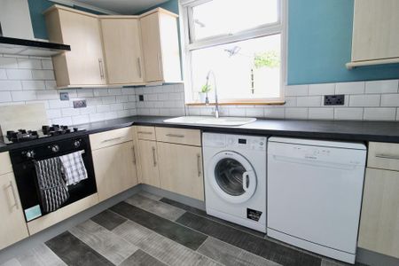 2 bedroom terraced house to rent - Photo 2