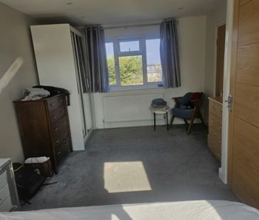 3 bedroom semi-detached house to rent - Photo 6