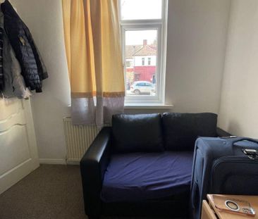 1 bedroom in a house share to rent - Photo 6