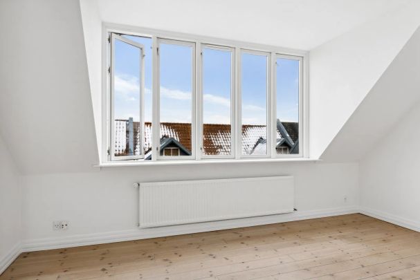 Indbydende 2-værelses lejlighed med altan i Aalborg - Foto 1