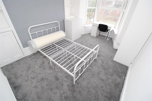 House - Terraced For Rent Laura Street, Pontypridd - Photo 1