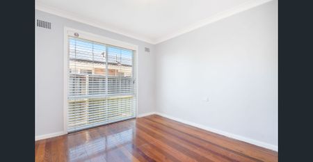 Lovely Home with Spacious Backyard - Photo 5