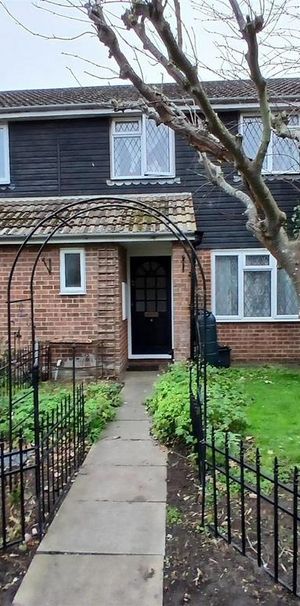 3 bedroom terraced house to rent - Photo 1