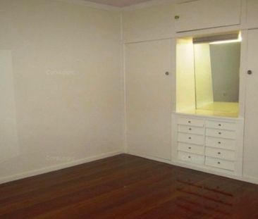 Large Three Bedroom Home in Central Southport - Photo 3