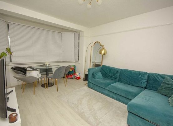 Grove Crescent - Photo 1